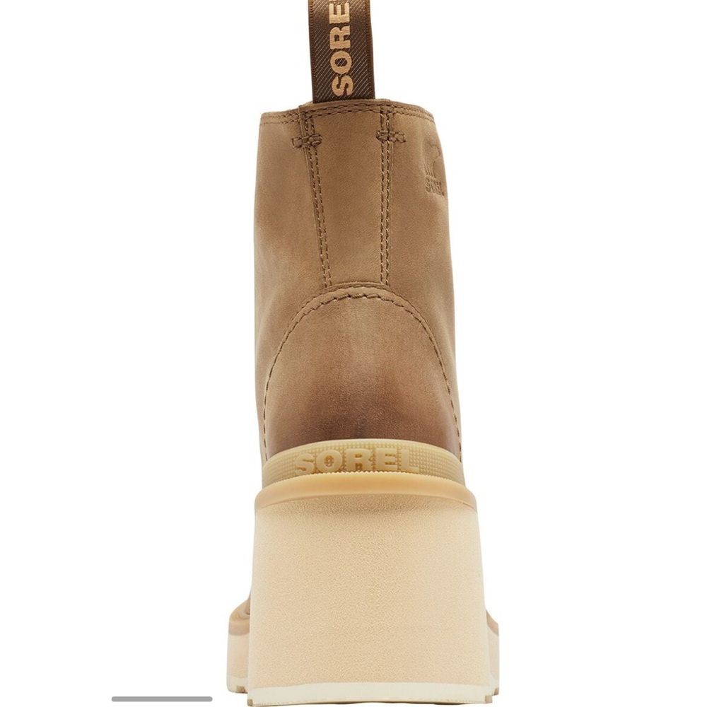 - Sorel Waterproof boots - Picture 2 of 7
